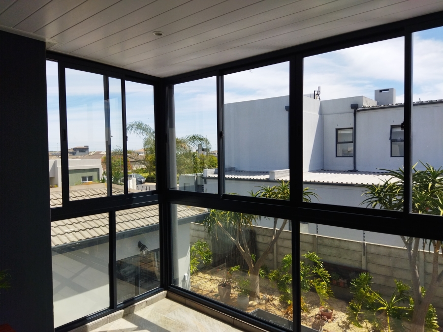 5 Bedroom Property for Sale in Parklands North Western Cape